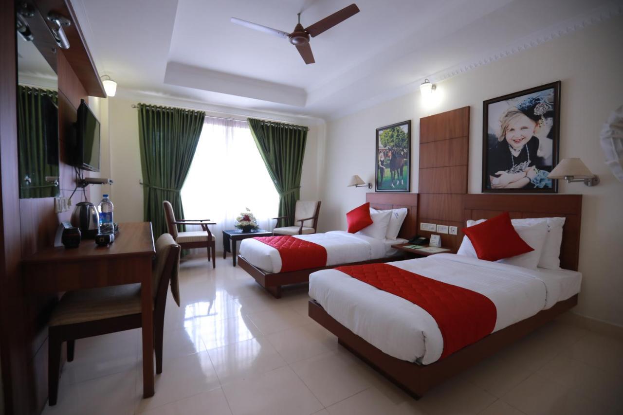 Thrissur Hotel Peninsula المظهر الخارجي الصورة
