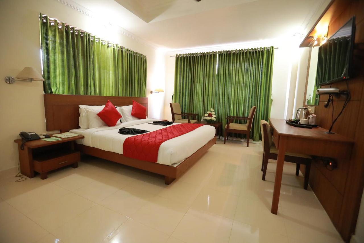 Thrissur Hotel Peninsula المظهر الخارجي الصورة
