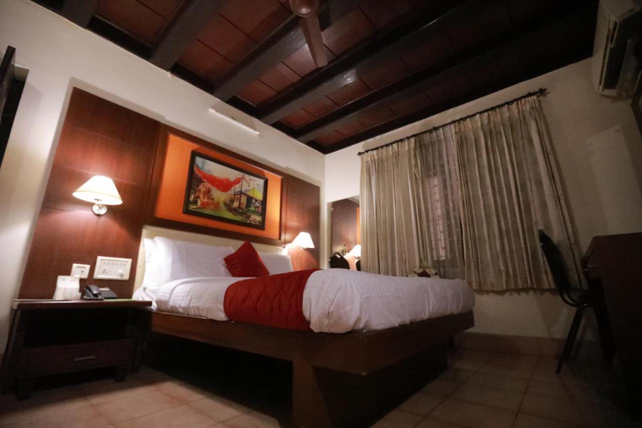 Thrissur Hotel Peninsula المظهر الخارجي الصورة