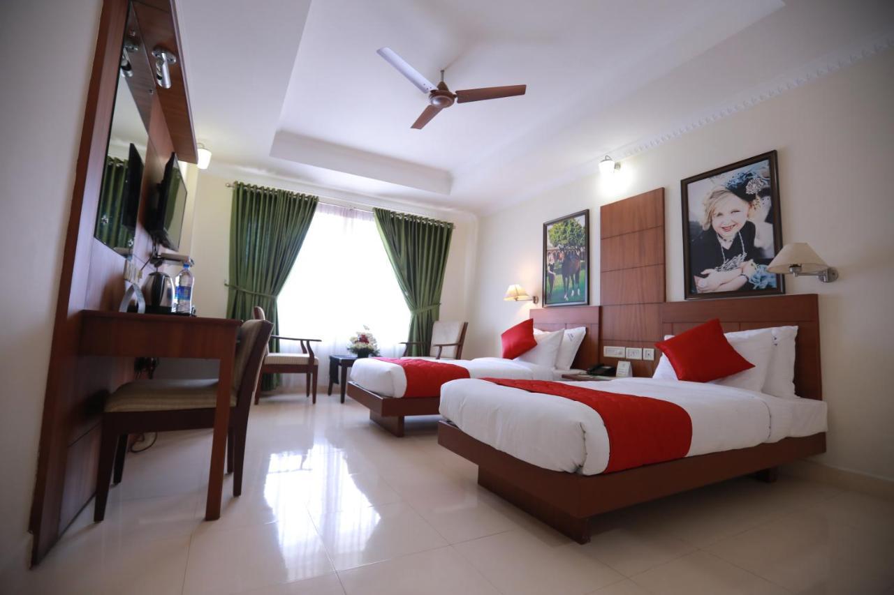 Thrissur Hotel Peninsula المظهر الخارجي الصورة