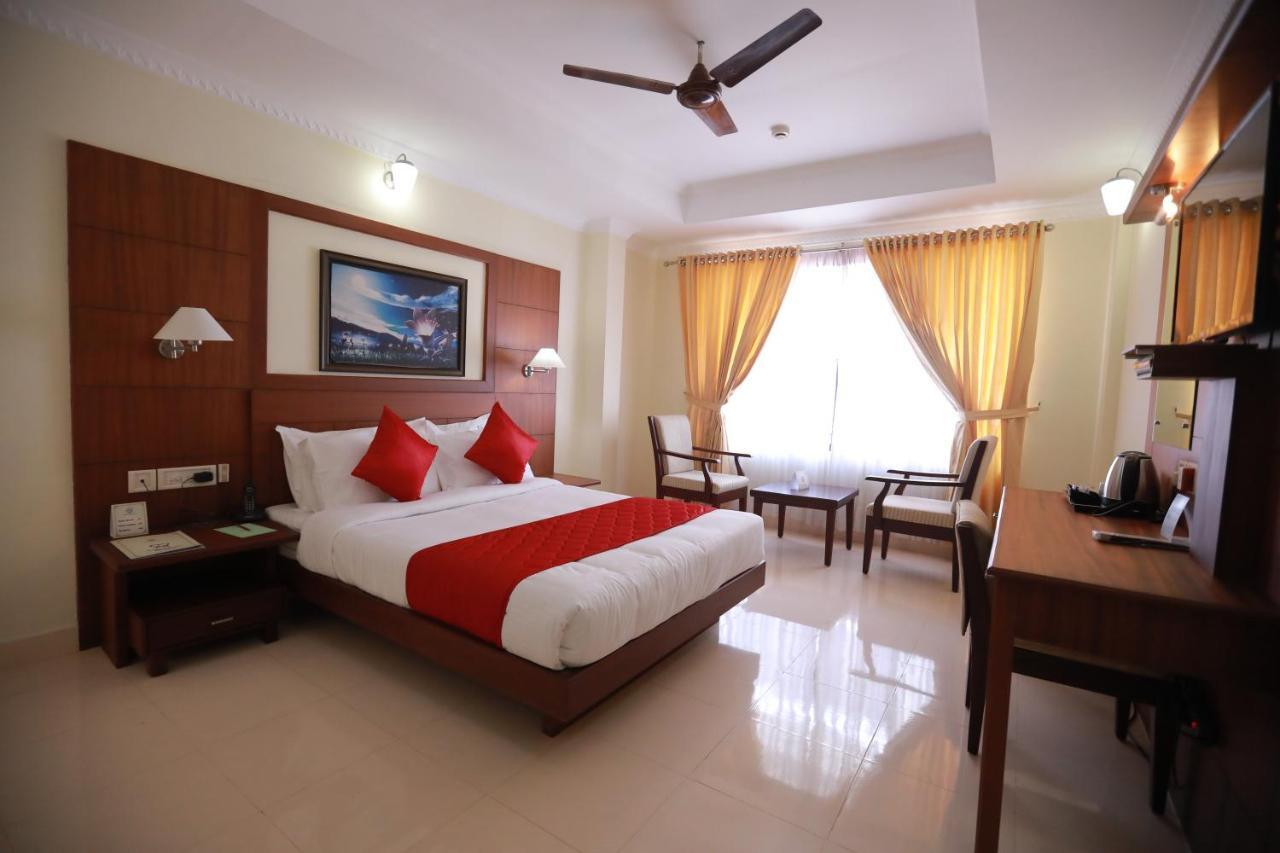 Thrissur Hotel Peninsula المظهر الخارجي الصورة