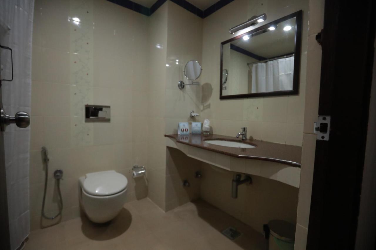 Thrissur Hotel Peninsula المظهر الخارجي الصورة